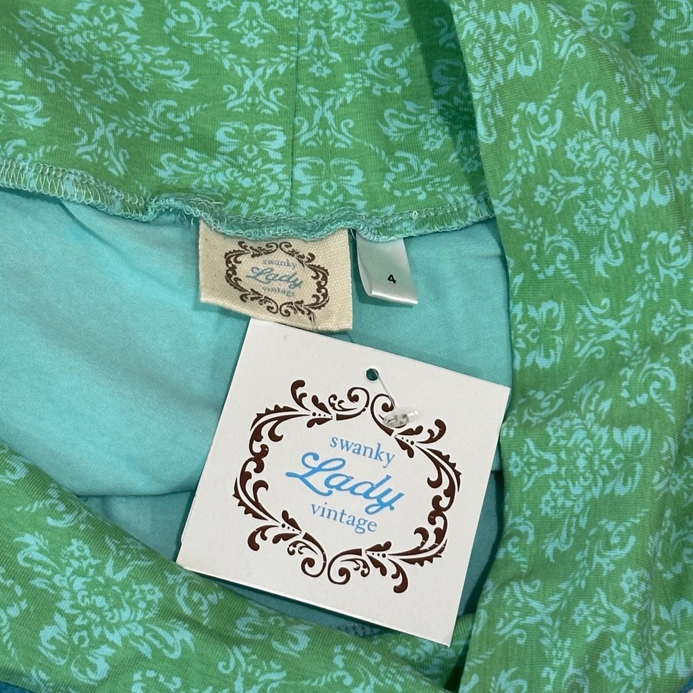 Damask Ruffle Capri - Picture 6 of 6